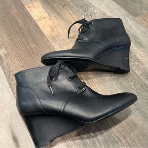 Lauren Ralph Lauren Tamia Black Leather Lace Up Booties Size 7B